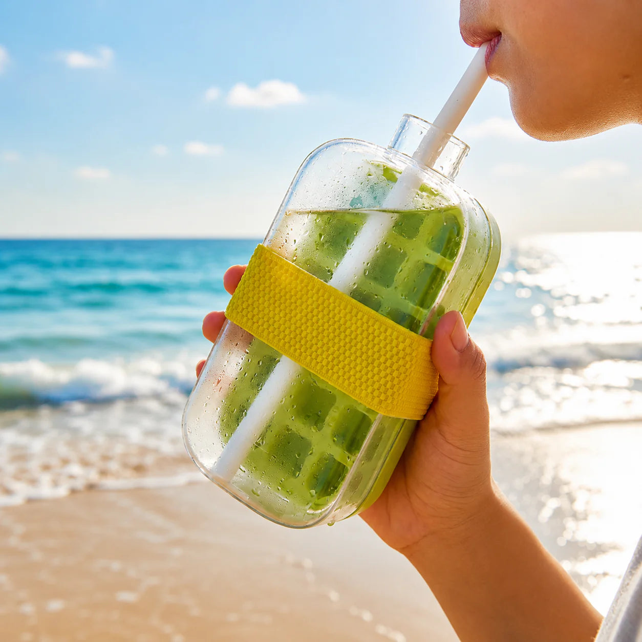2-in-1 Ice Cube Tray & Drinking Bottle